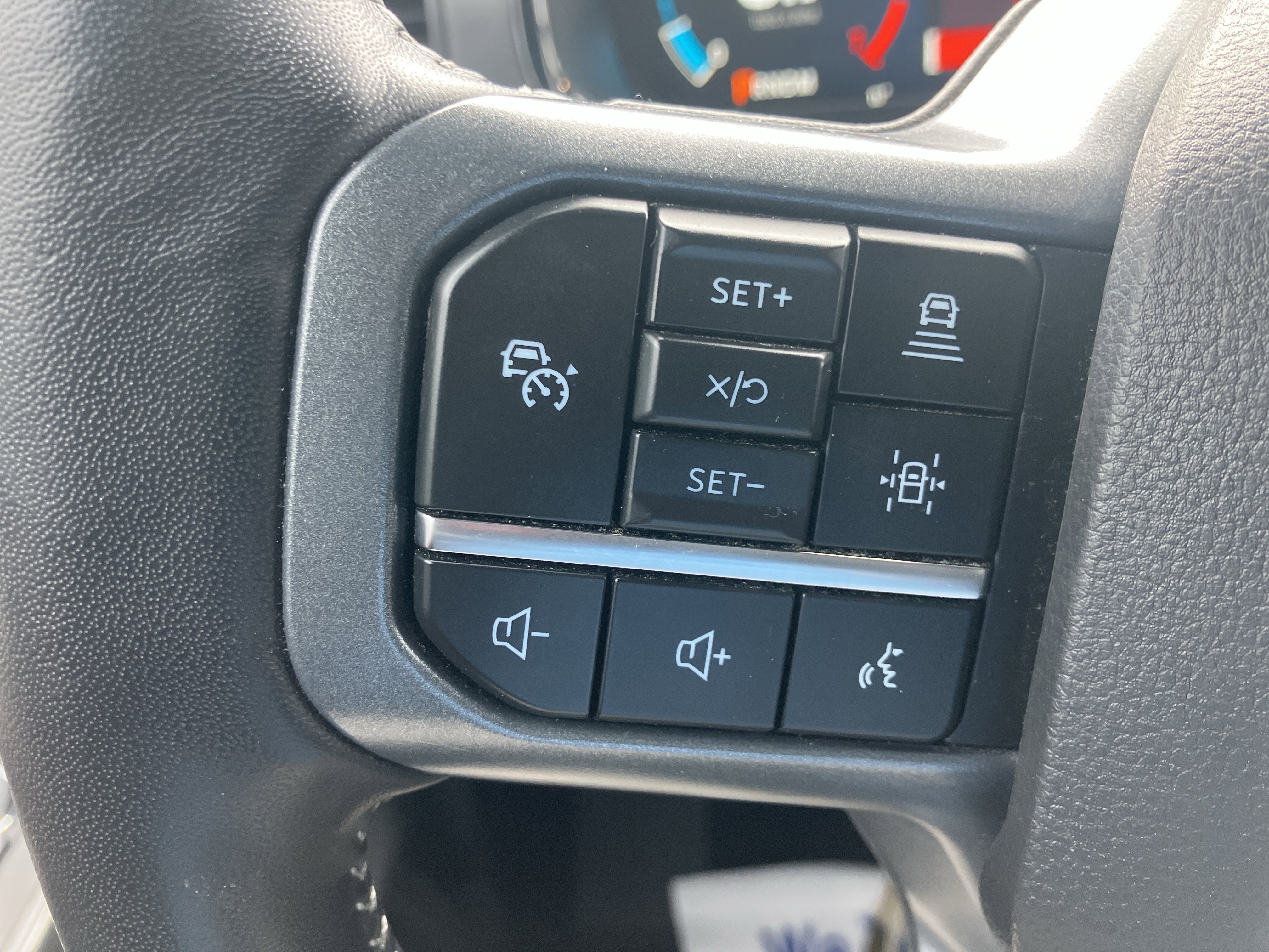 Used 2023 Ford F150 Lariat w/ Equipment Group 502A High image 25