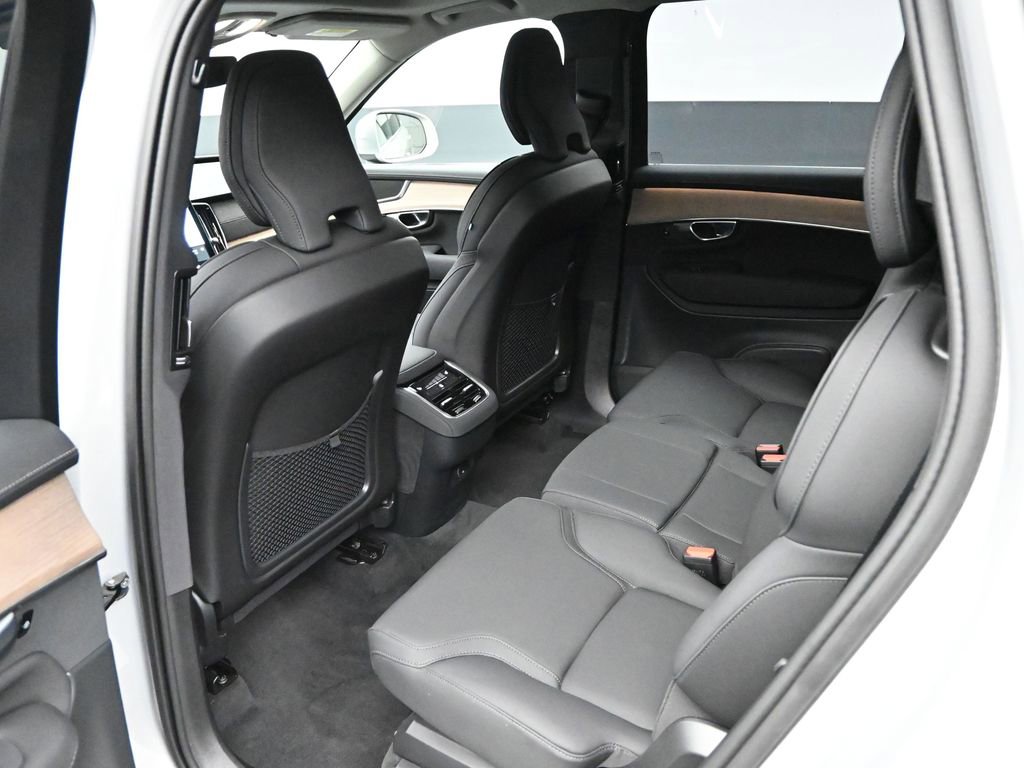 Used 2025 Volvo XC90 B6 Plus image 16
