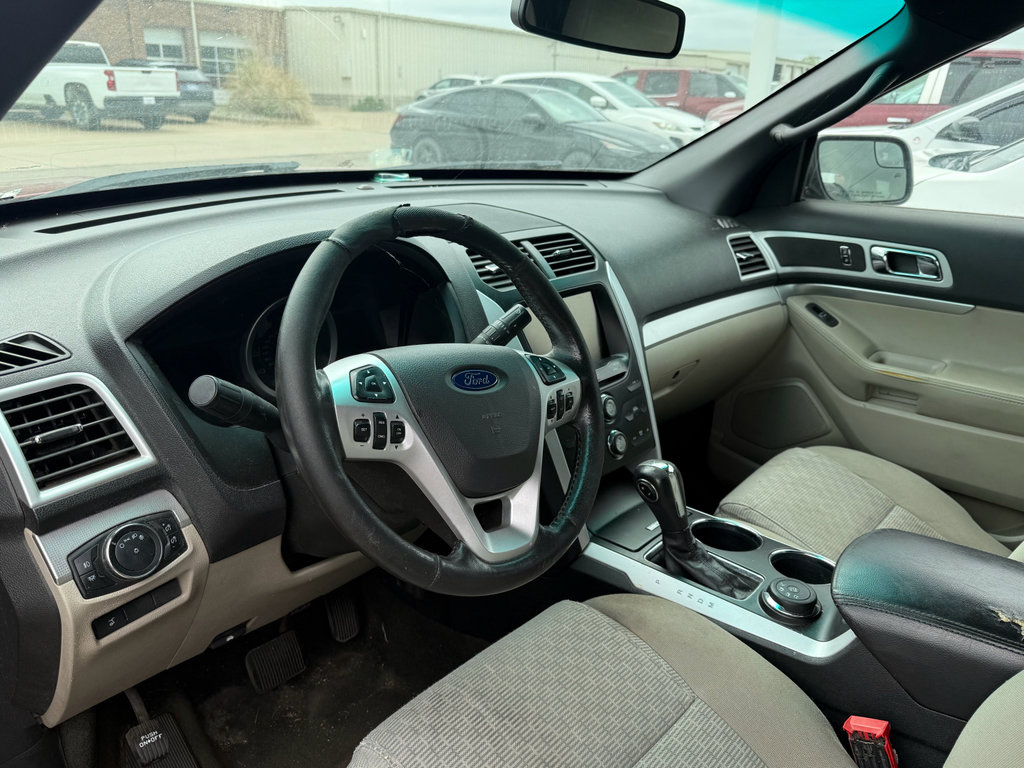 Used 2014 Ford Explorer XLT w/ Equipment Group 201A AWD/4WD image 11