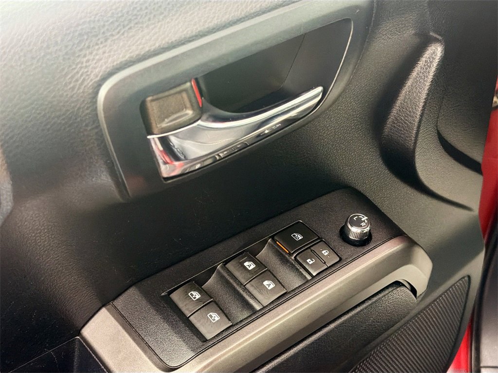 Used 2016 Toyota Tacoma SR5 image 17