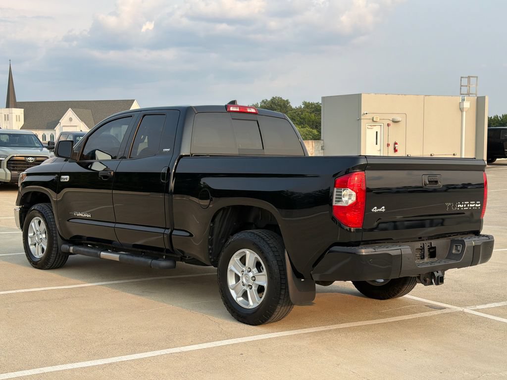 Used 2020 Toyota Tundra SR5 w/ SR5 Convenience Package AWD/4WD image 3
