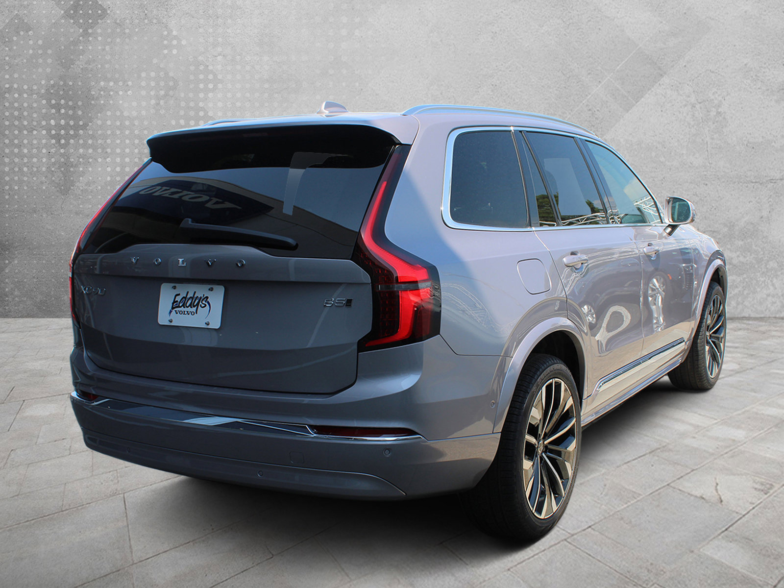 New 2026 Volvo XC90 B5 Plus w/ Protection Package AWD/4WD image 2