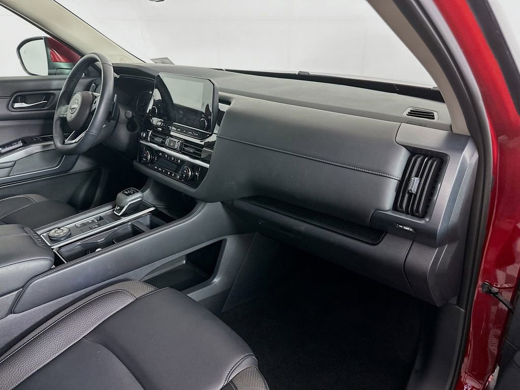 Certified 2025 Nissan Pathfinder SL w/ SL Premium Package image 40