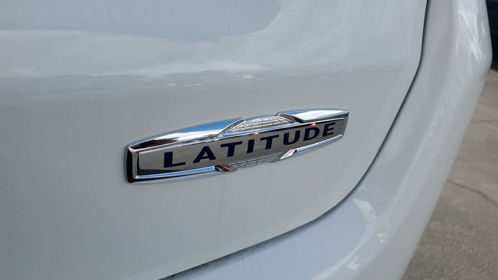 New 2026 Jeep Compass Latitude image 10