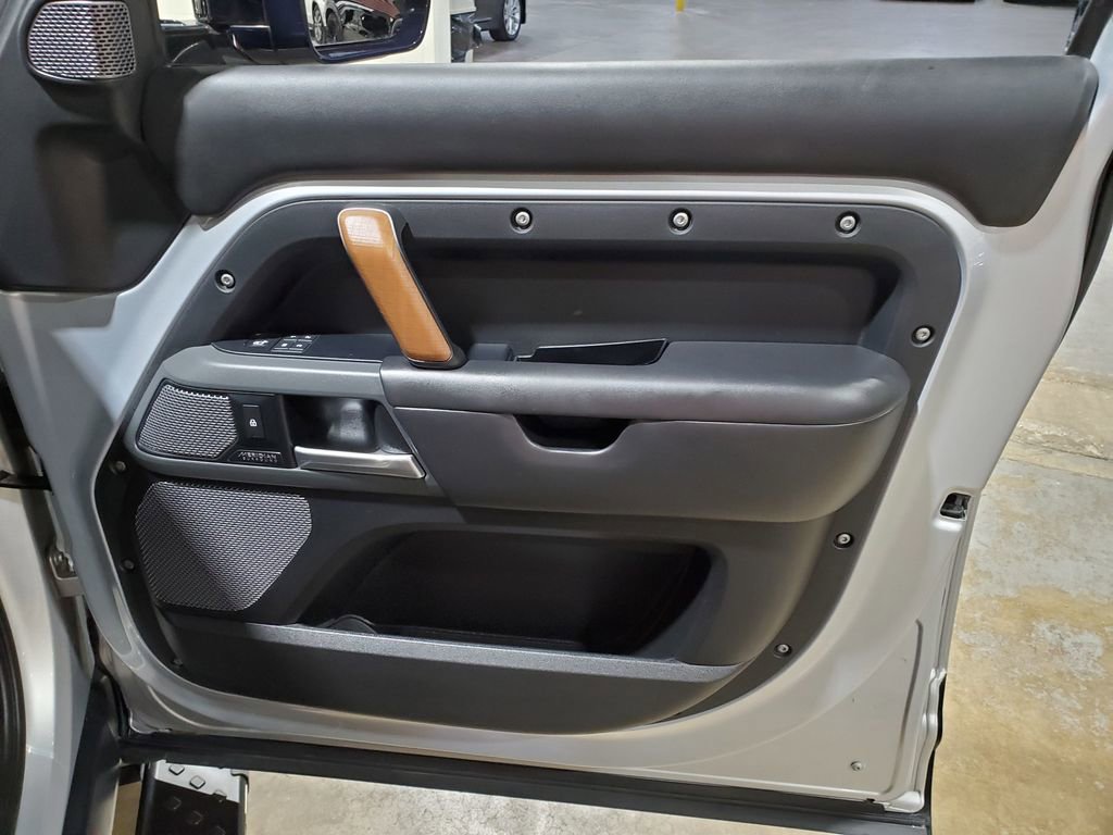 Used 2021 Land Rover Defender 110 X image 16