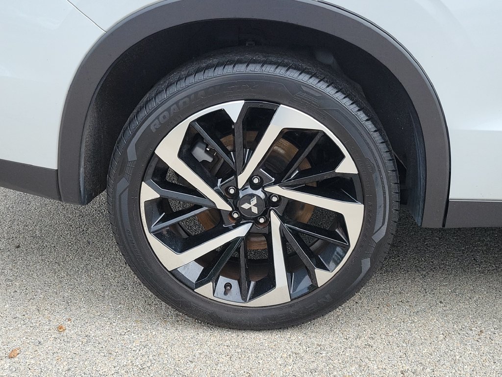 Used 2023 Mitsubishi Outlander SE FWD image 9