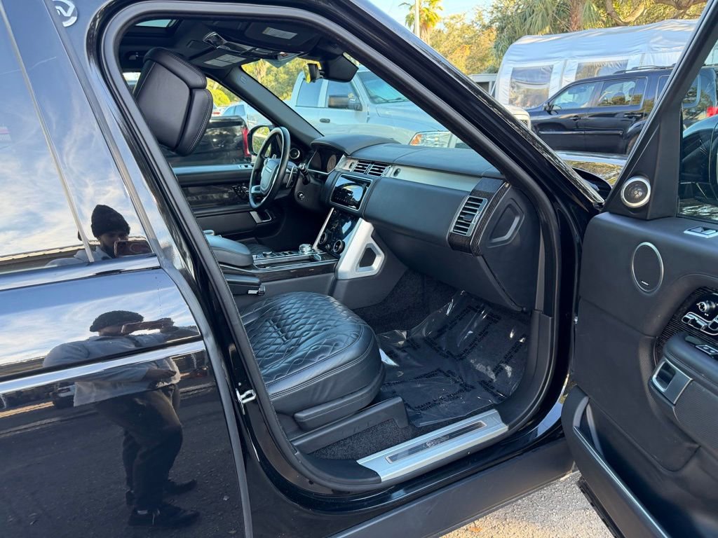 Used 2021 Land Rover Range Rover SV Autobiography Dynamic image 32