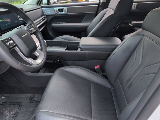 Used 2025 Hyundai Santa Fe SEL FWD image 24