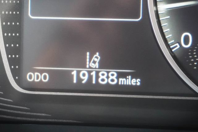 Certified 2025 Lexus ES 350 w/ Premium Package image 9