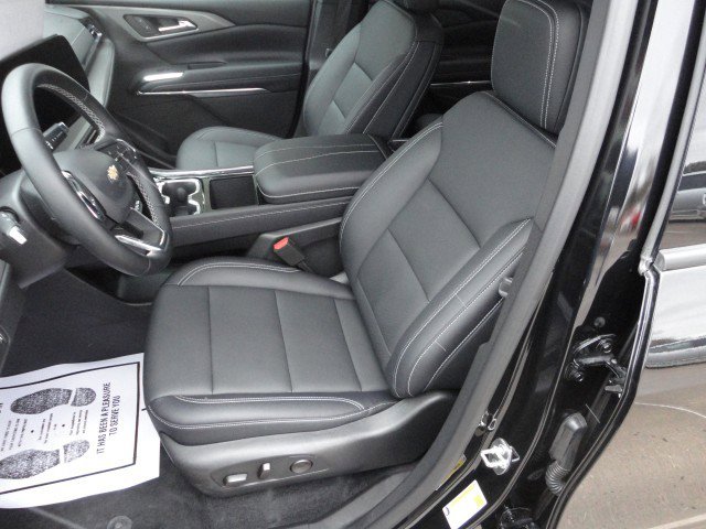 Used 2026 Chevrolet Traverse LT AWD/4WD image 4