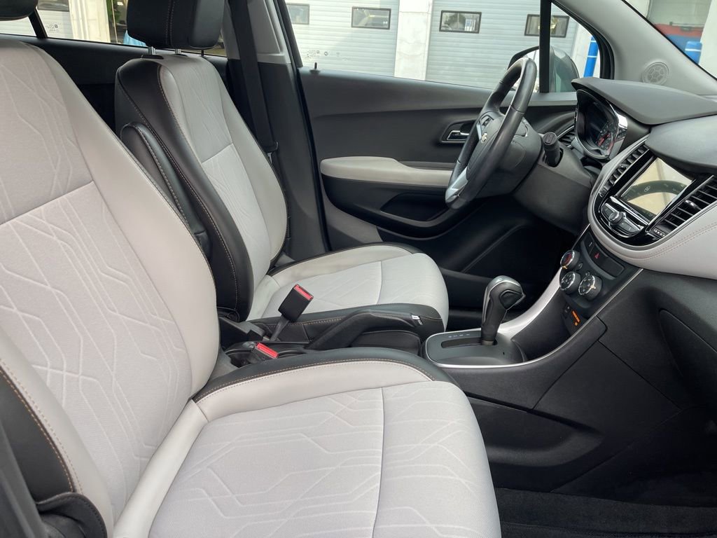 Used 2019 Chevrolet Trax LT w/ Driver Confidence Package image 22