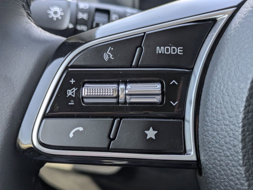 Used 2025 Kia Seltos EX image 25