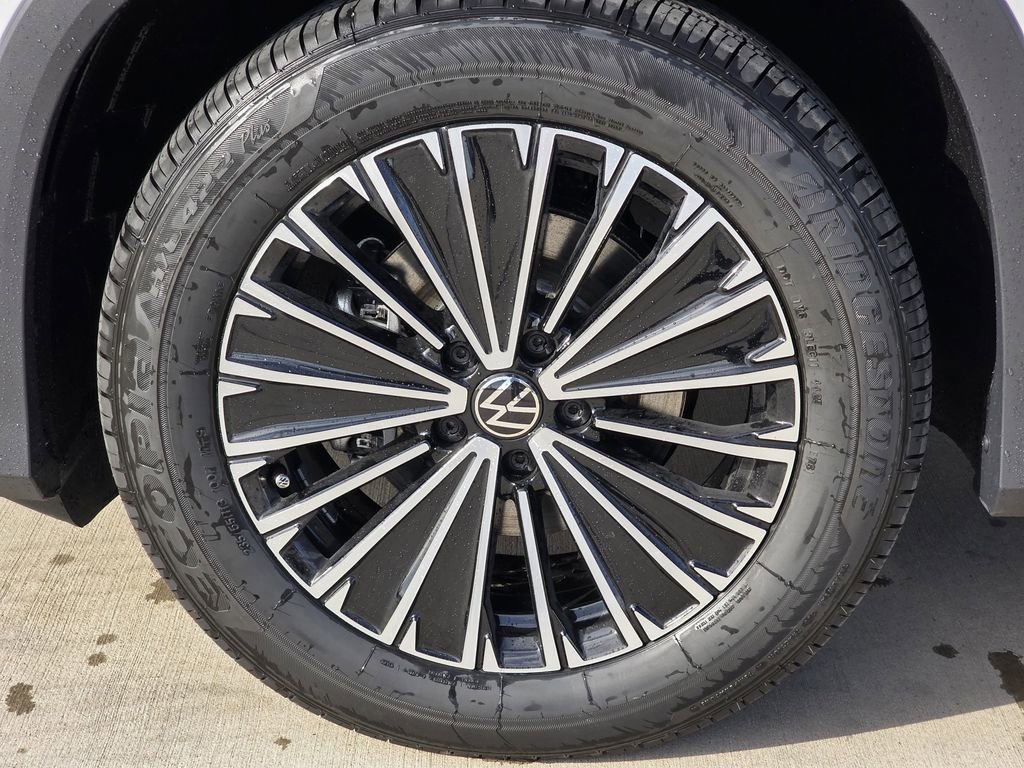 New 2026 Volkswagen Tiguan S image 8