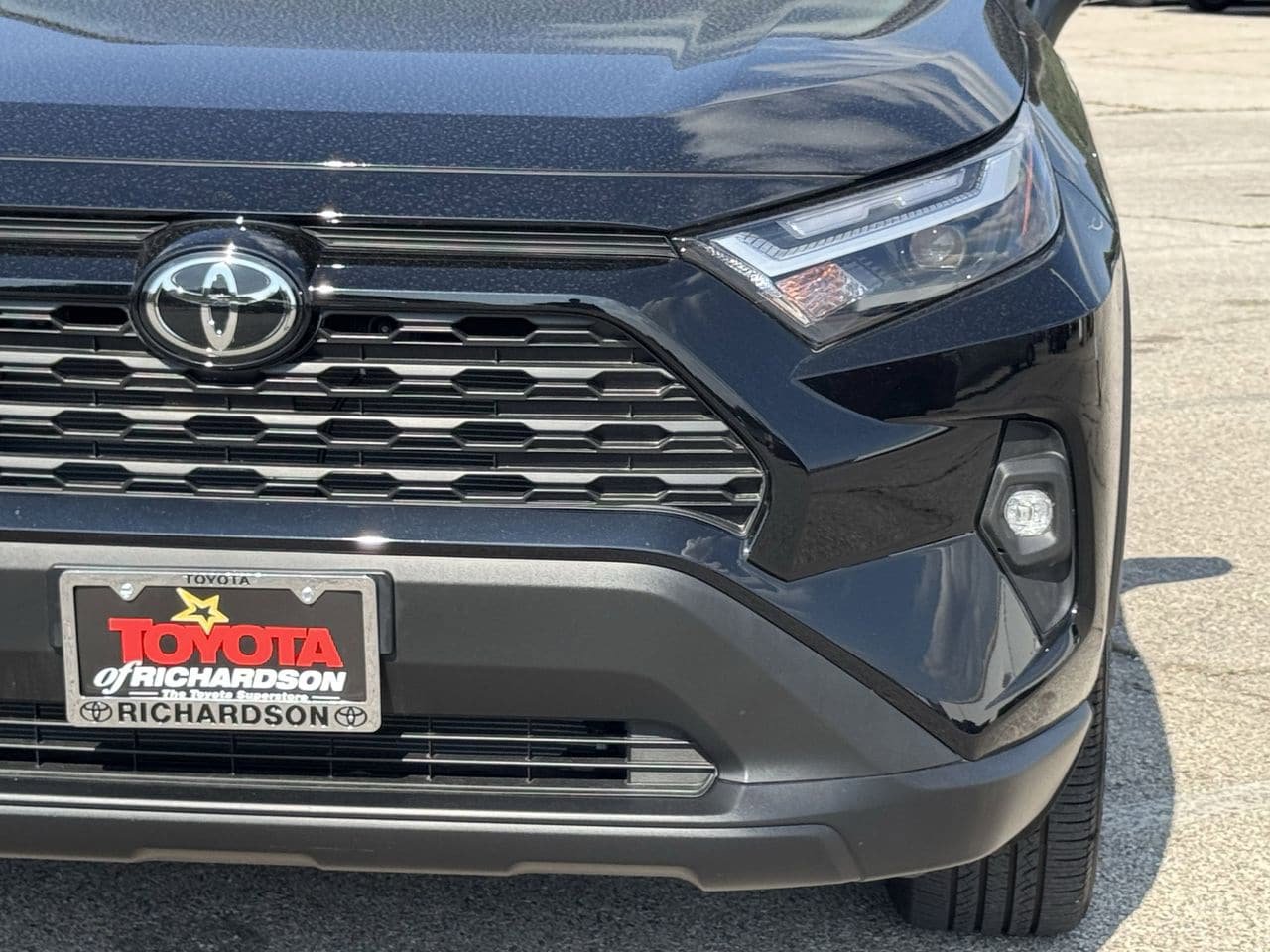 Used 2025 Toyota RAV4 XLE Premium FWD image 8