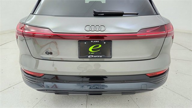 Used 2024 Audi Q8 e-tron Premium image 11