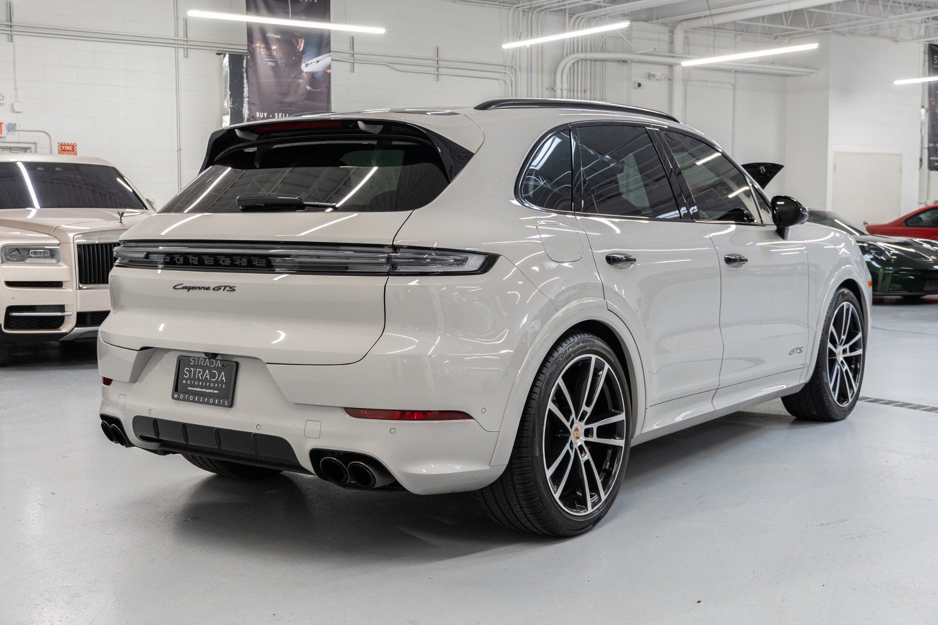 Used 2025 Porsche Cayenne GTS image 8