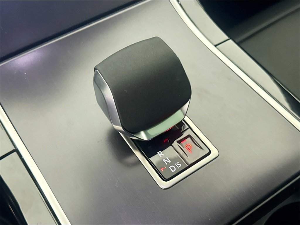 New 2026 Land Rover Range Rover Velar Dynamic SE image 16