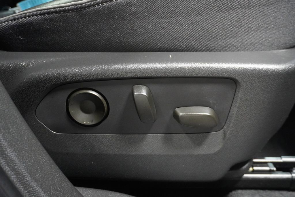 Used 2021 Buick Envision Avenir w/ Technology Package II image 5