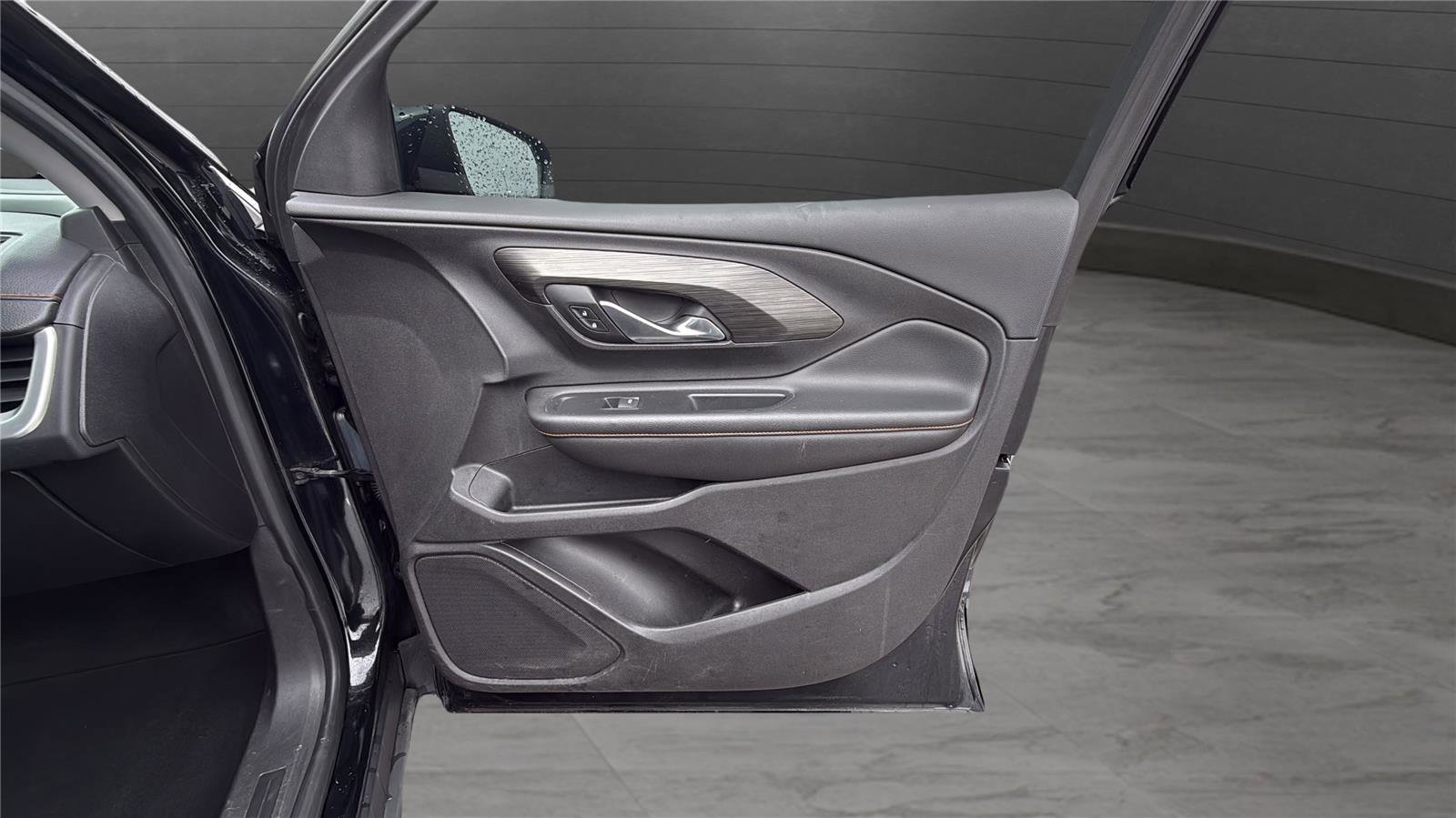 Used 2018 GMC Terrain SLT w/ Preferred Package image 17