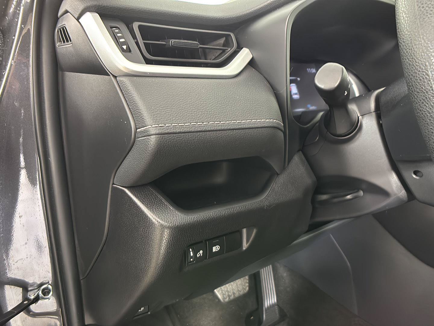 Used 2025 Toyota RAV4 LE AWD/4WD image 35