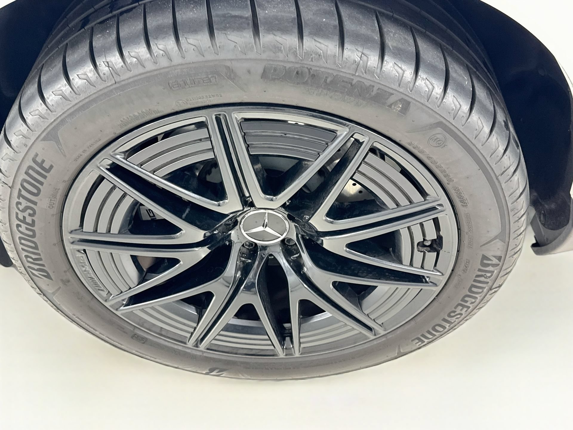 Certified 2025 Mercedes-Benz GLC 43 AMG 4MATIC image 32