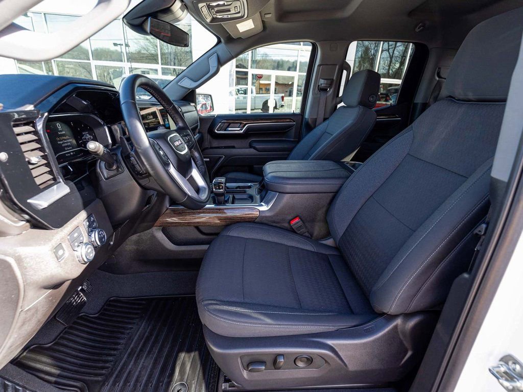 Used 2025 GMC Sierra 1500 Elevation w/ Preferred Package image 27