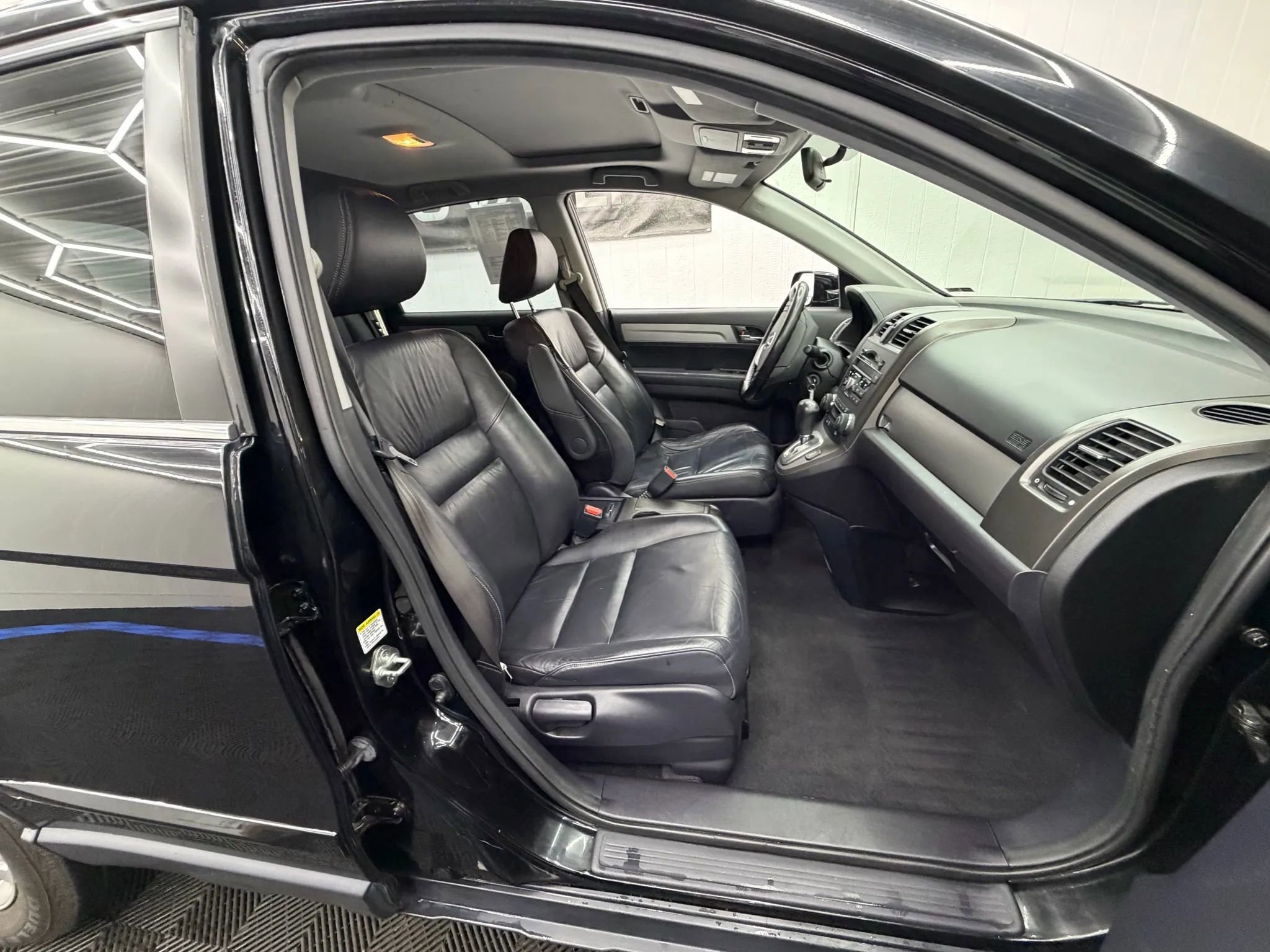 Used 2011 Honda CR-V EX-L image 5