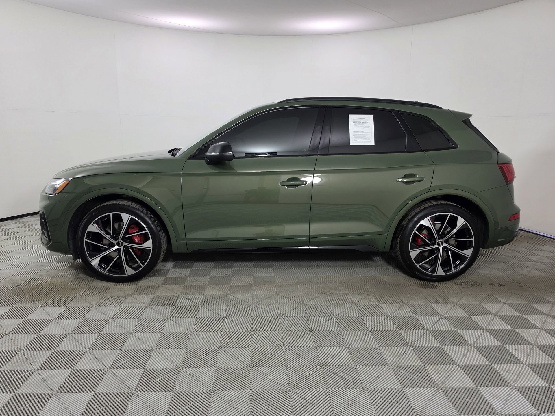Certified 2023 Audi SQ5 Premium Plus w/ Premium Plus Package AWD/4WD image 4