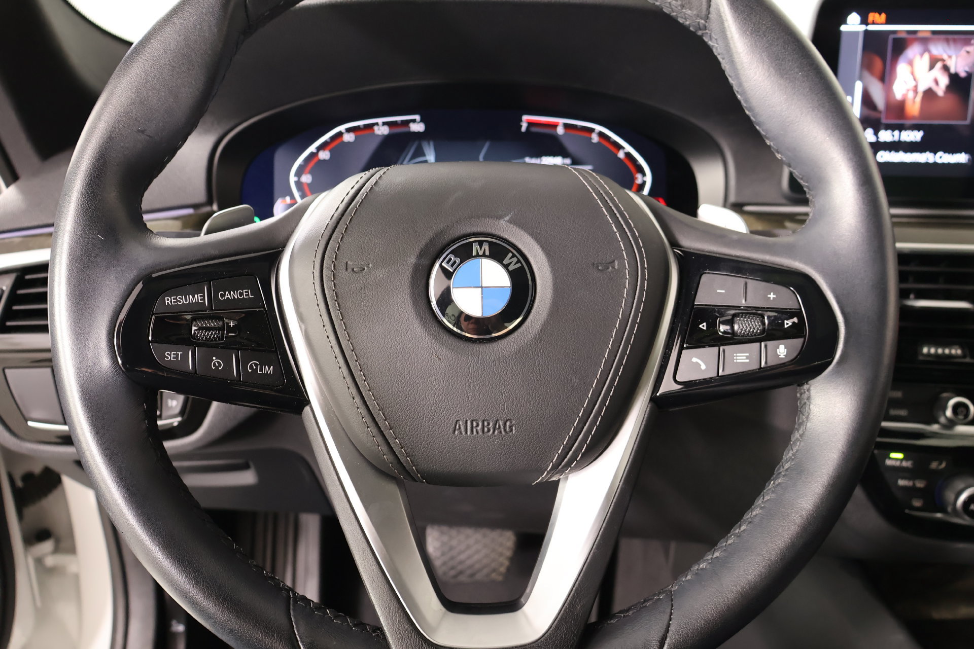 Used 2023 BMW 530i w/ Premium Package RWD image 3