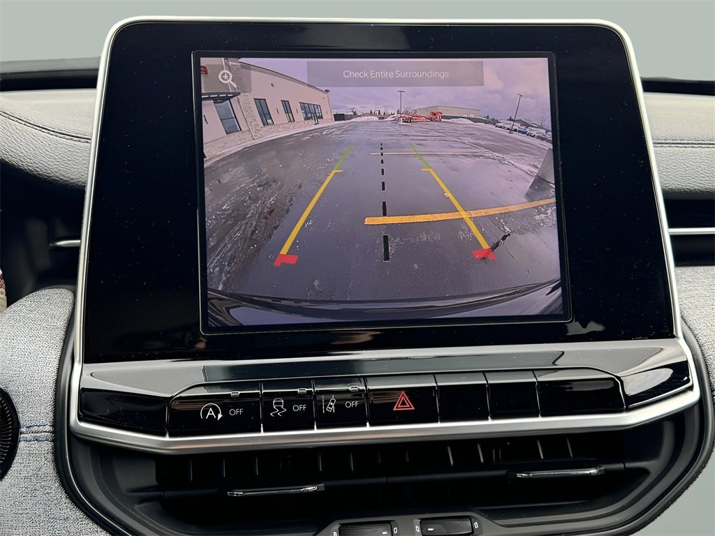 Used 2025 Jeep Compass Sport image 17