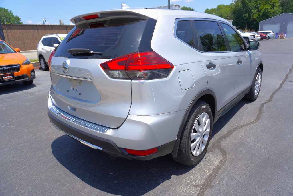Used 2017 Nissan Rogue S FWD image 6