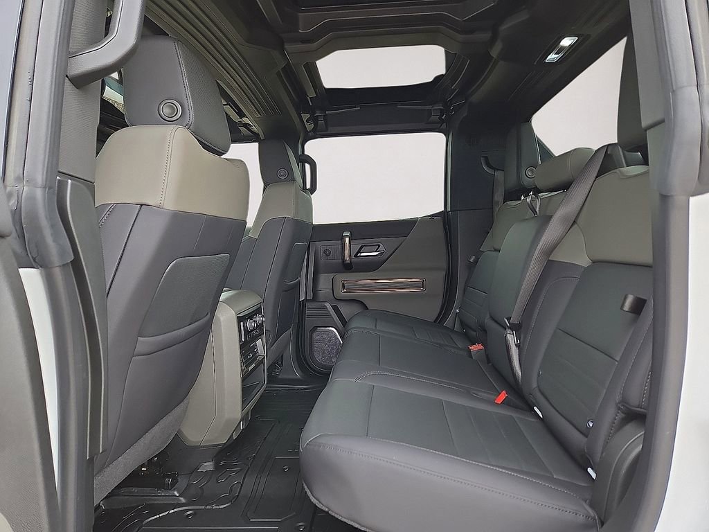 Used 2025 GMC Hummer EV 2X w/ LPO, Sport Package AWD/4WD image 15