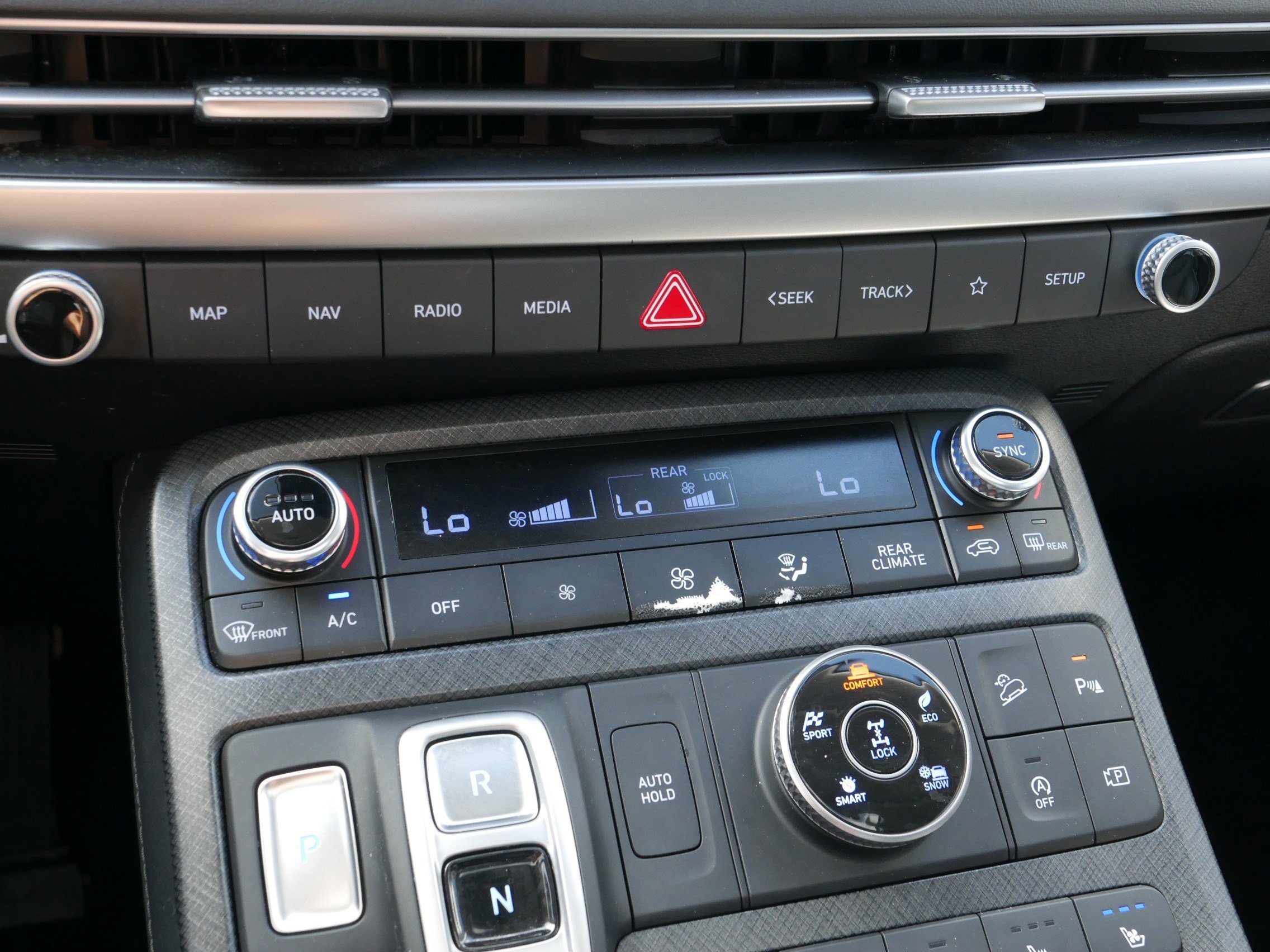 Certified 2024 Hyundai Palisade Limited AWD/4WD image 23