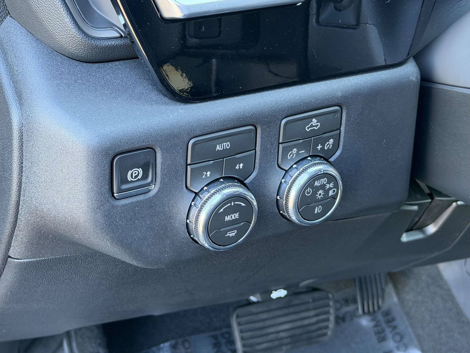 New 2026 GMC Sierra 1500 Elevation w/ Preferred Package AWD/4WD image 18