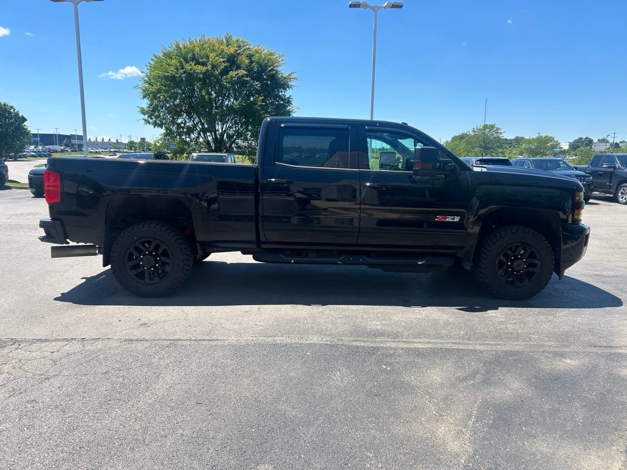 Used 2019 Chevrolet Silverado 2500 LTZ w/ Duramax Plus Package AWD/4WD image 2