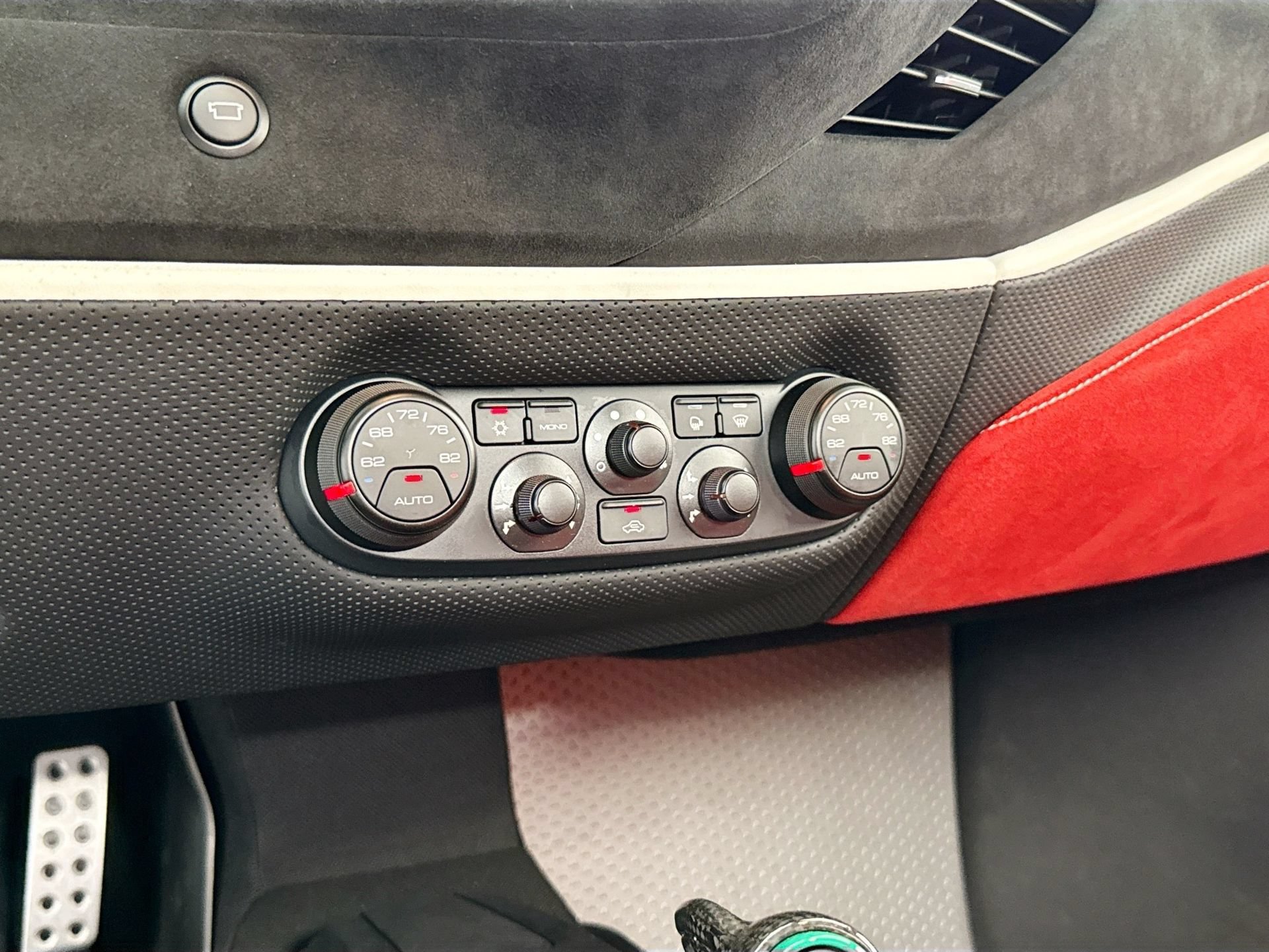 Certified 2020 Ferrari 488 Pista Coupe RWD image 12