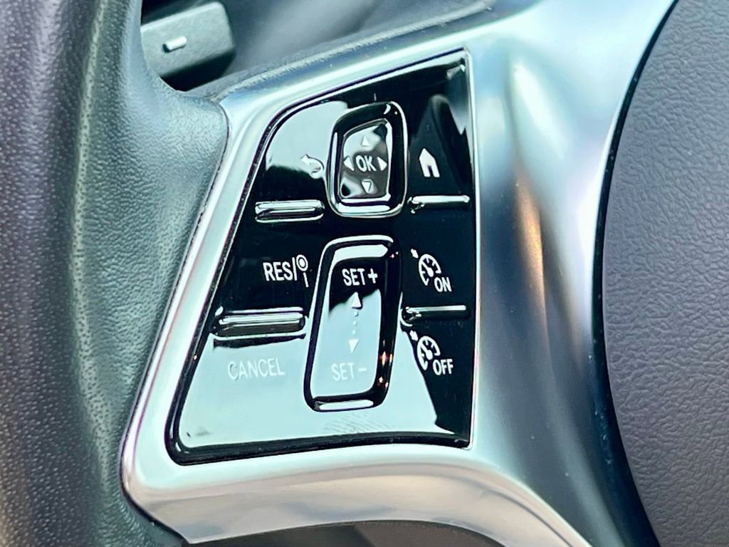 Certified 2023 Mercedes-Benz C 300 4MATIC Sedan image 26