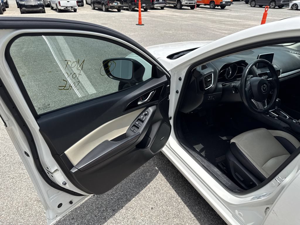 Used 2016 MAZDA MAZDA3 s Grand Touring w/ Technology Package FWD image 12