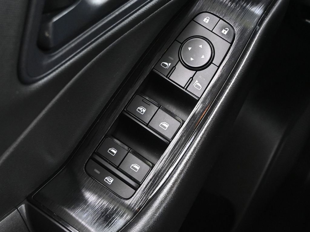 Used 2024 Nissan Rogue S image 24