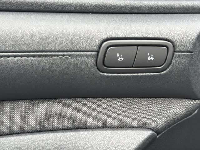 Certified 2025 Hyundai Tucson Limited AWD/4WD image 38