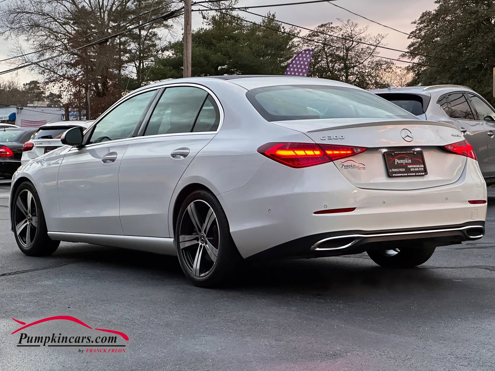 Used 2022 Mercedes-Benz C 300 4MATIC Sedan w/ Exclusive Trim Package image 4