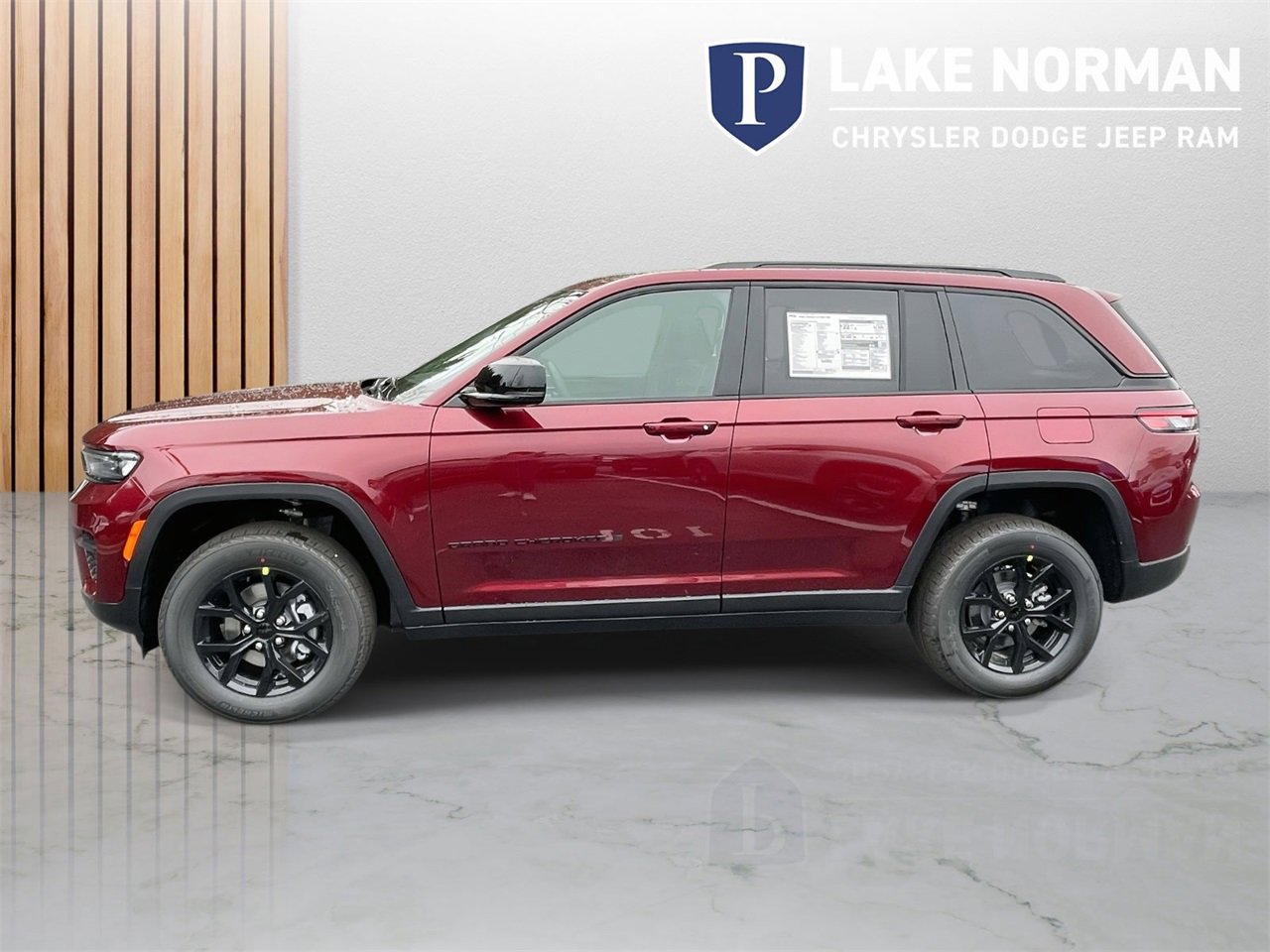 New 2025 Jeep Grand Cherokee Altitude image 6