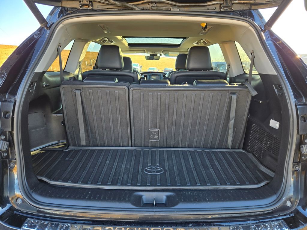 Used 2019 Toyota Highlander Limited Platinum image 29