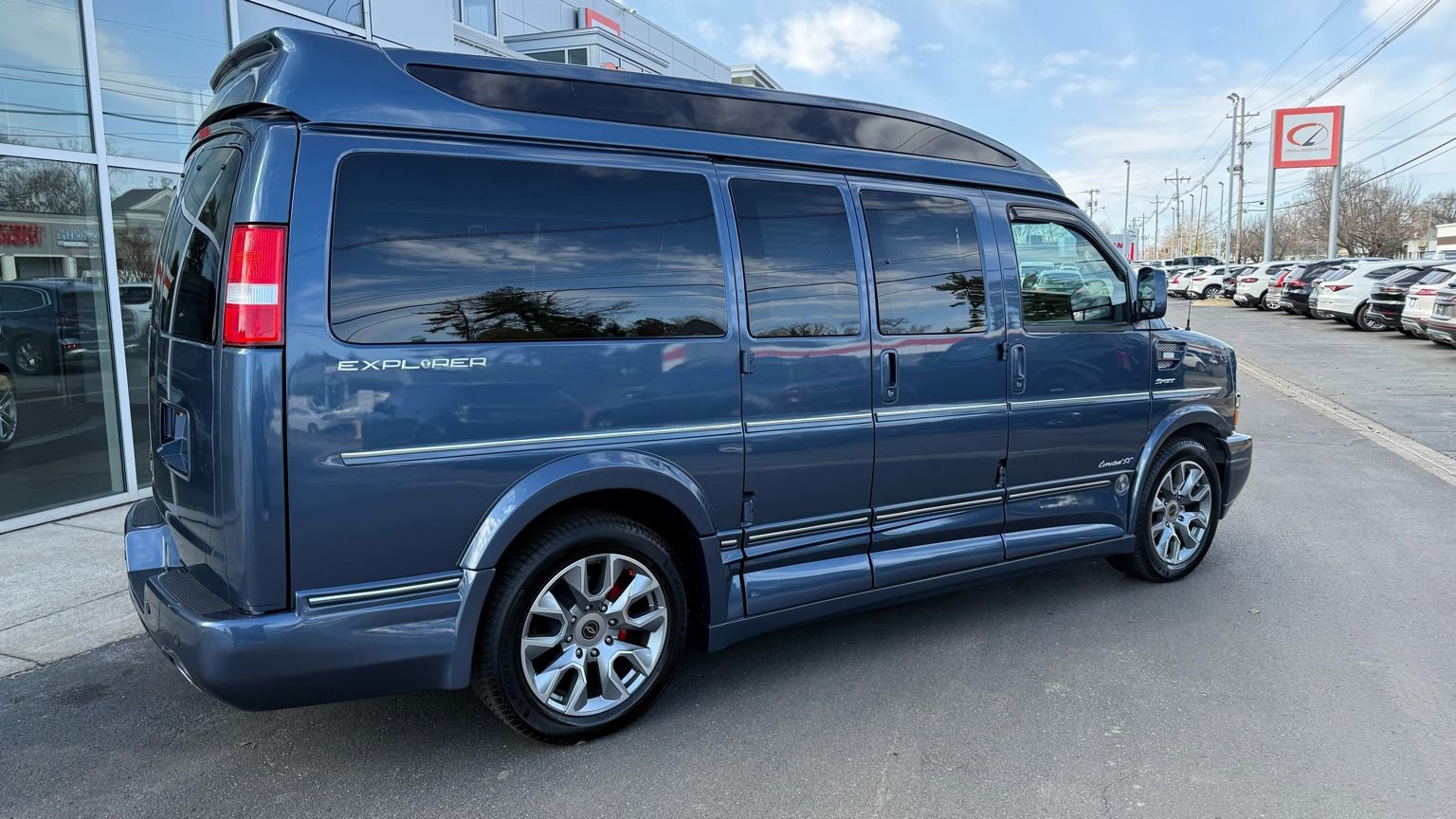 Used 2023 Chevrolet Express 2500 video 2