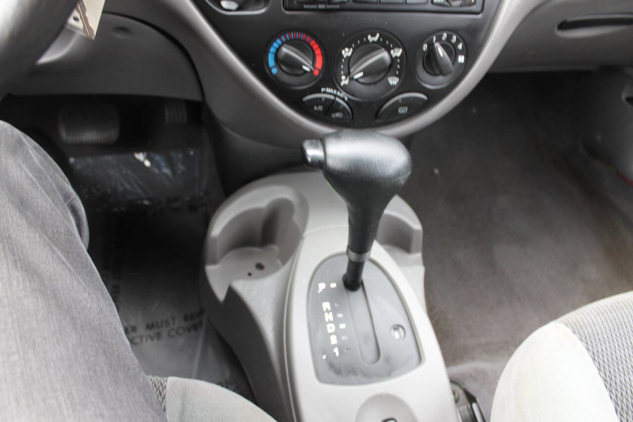 Used 2003 Ford Focus SE FWD image 36