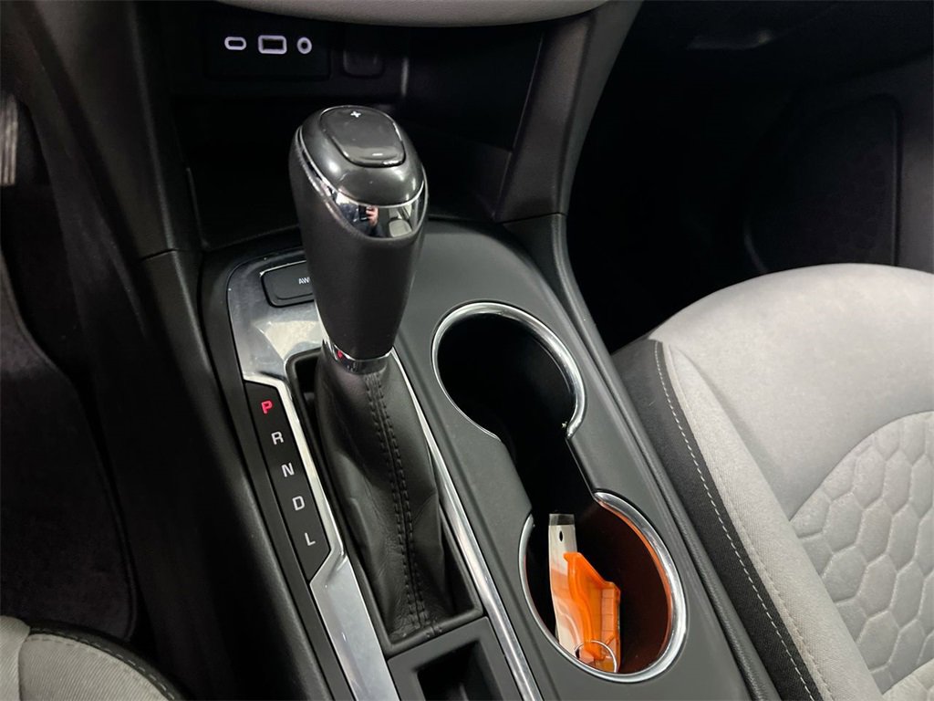 Used 2019 Chevrolet Equinox LT w/ Driver Convenience Package image 16