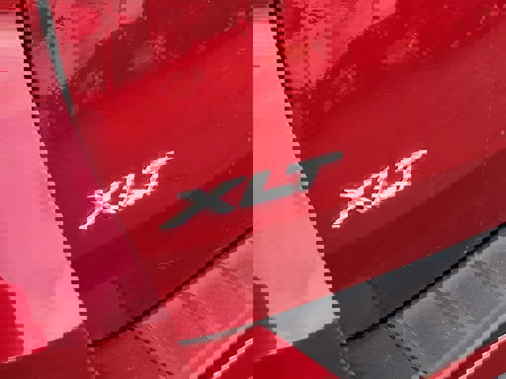 Used 2020 Ford Explorer XLT w/ Class III Trailer Tow Package image 10