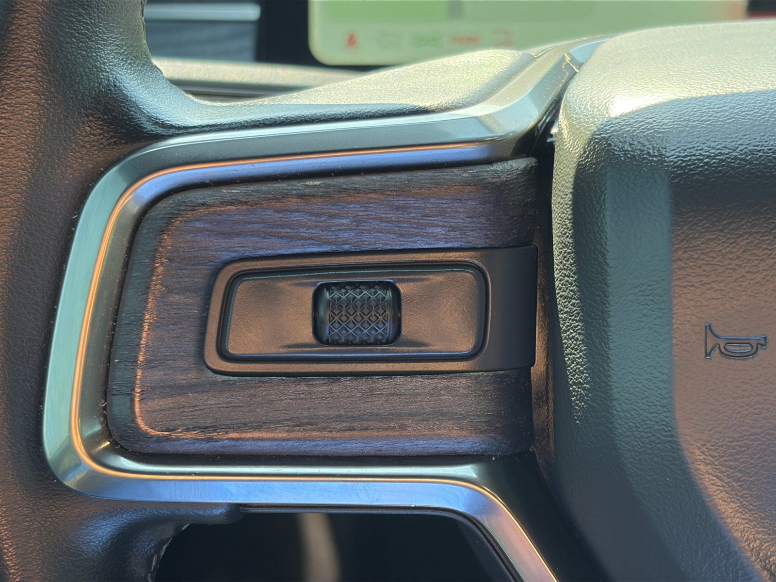 Used 2024 Rivian R1S Adventure AWD/4WD image 20