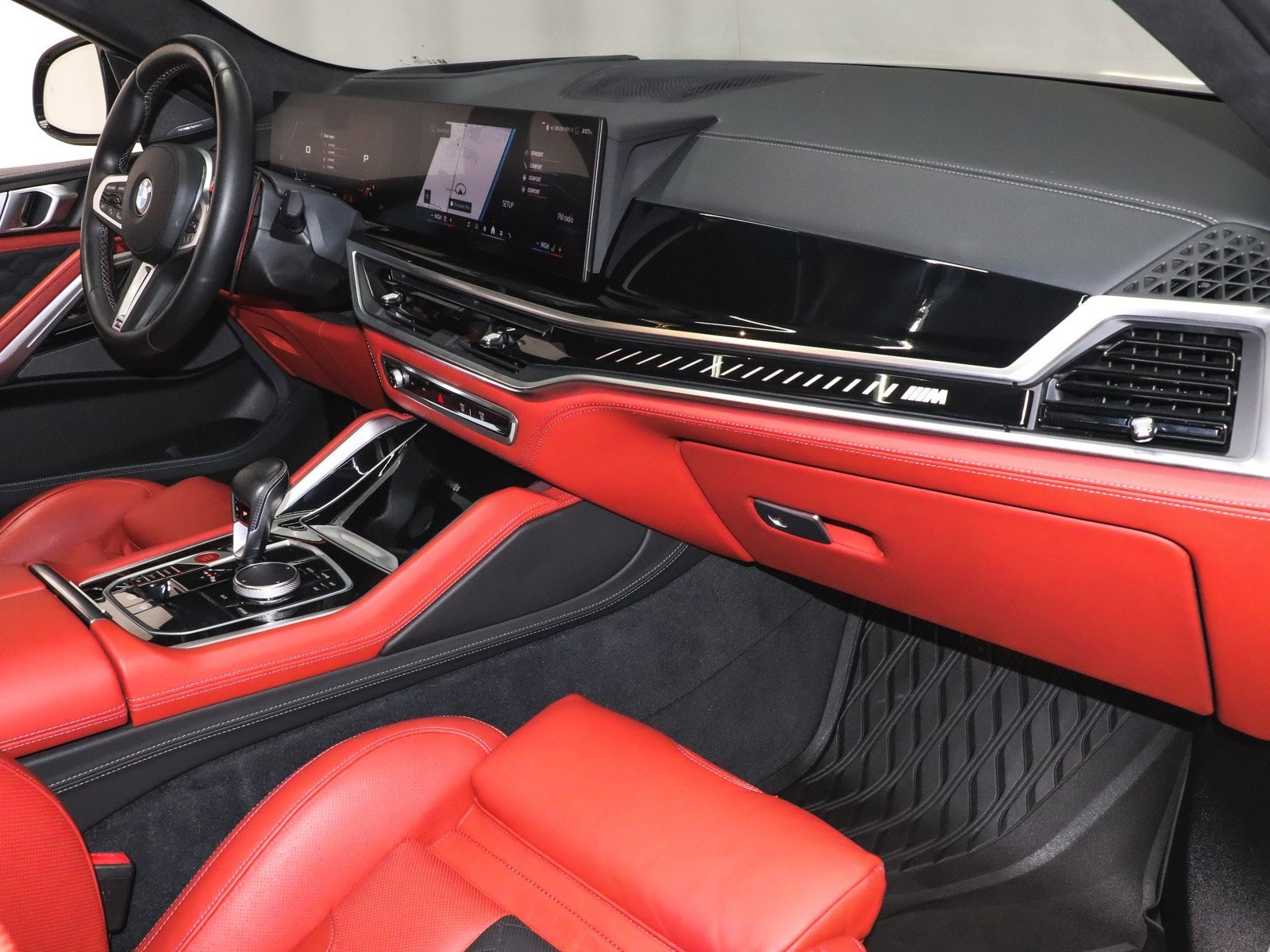 Used 2024 BMW X6 M Competition w/ Executive Package image 30