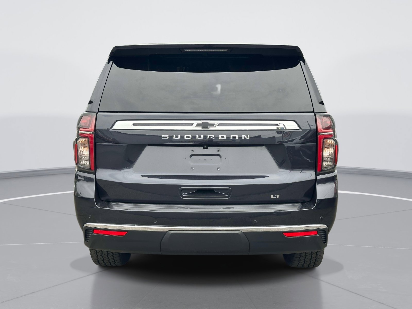 Used 2023 Chevrolet Suburban LT w/ Luxury Package AWD/4WD image 6